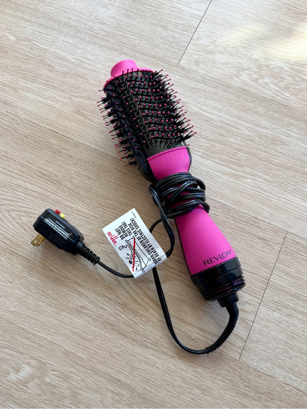 Revlon Hot Air Brush Hair Dryer Styling Brush, Pink/Black Clean Condition
